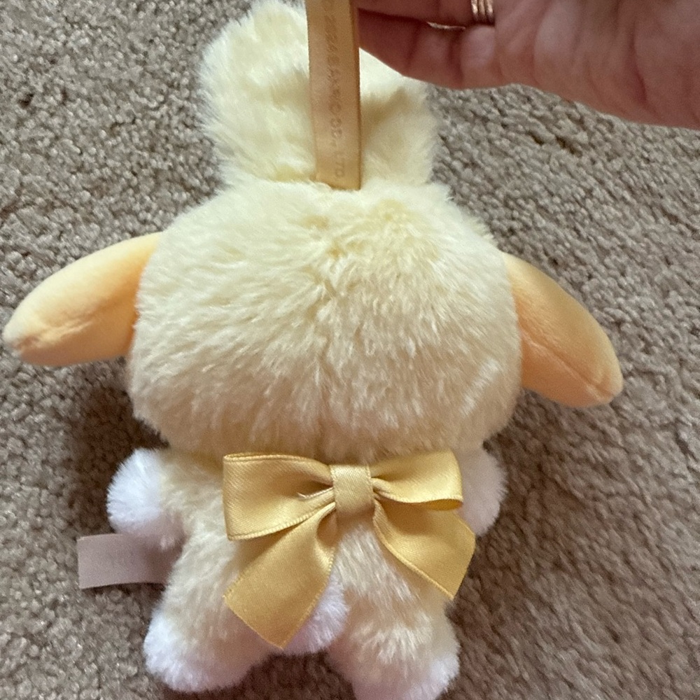 Sanrio Pompompurin Fuzzy Plush Keychain - Picture 3 of 12